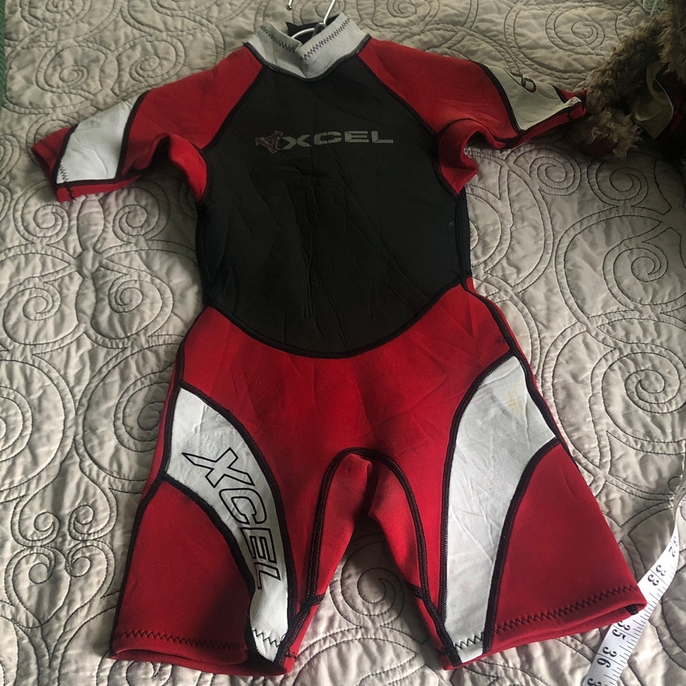 XCEL Red & Black Shorty Wetsuit kids 8
